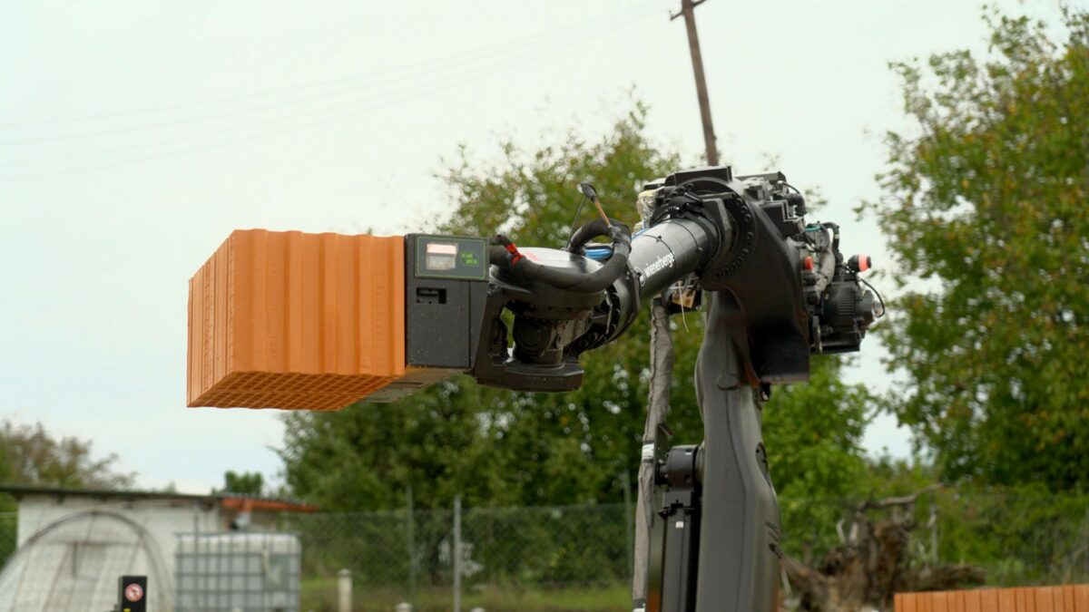 STAVEBNÍCTVO: Murovací robot WLTR na Slovensku