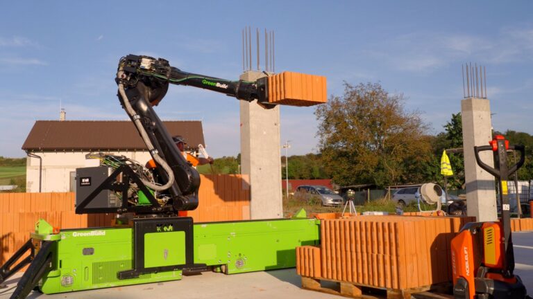 STAVEBNÍCTVO: Murovací robot WLTR na Slovensku