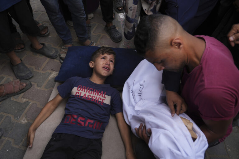 vojna Pásmo Gazy Izrael mŕvy plač útok ľudia rodina