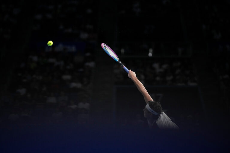 Taylor Fritz tenis raketa loptička