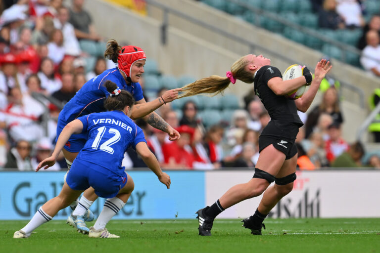 Jorja Millerová Charlotte Escuderová ragby