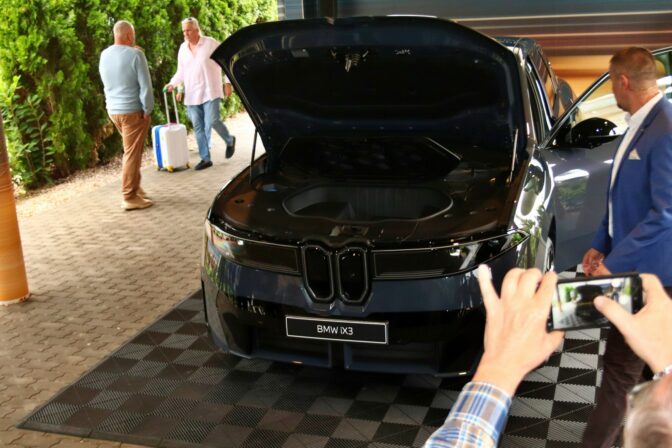Bmw ix3 neue klasse na slovensku_07.jpg