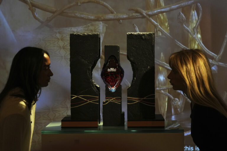 ľudia Sotheby's aukcia whiskey