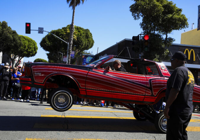 lowrider auto vozidlo