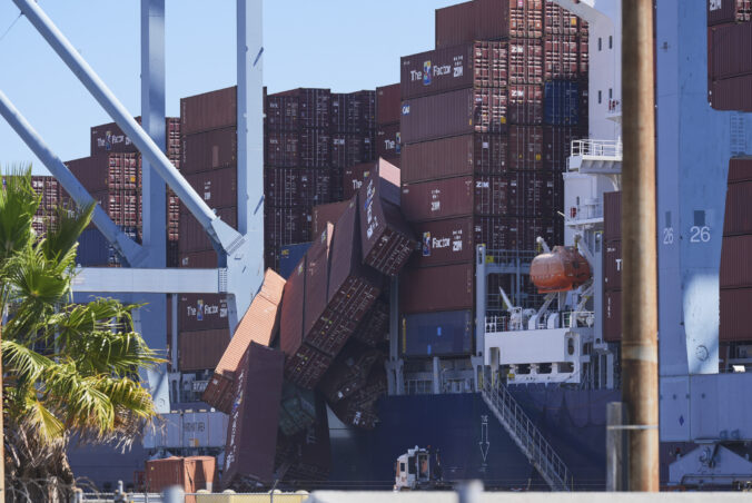kontajnery logistika doprava loď náklad prístav