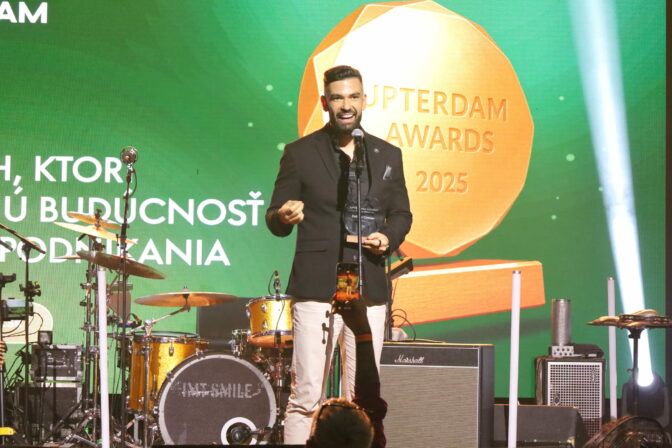 Cicnam_upterdam_awards.jpg