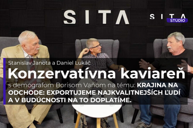 Stanislav Janota a Daniel Lukáč v rozhovore s demografom Borisom Vaňom v Štúdiu SITA počas natáčania video podcastu Konzervatívna kaviareň.