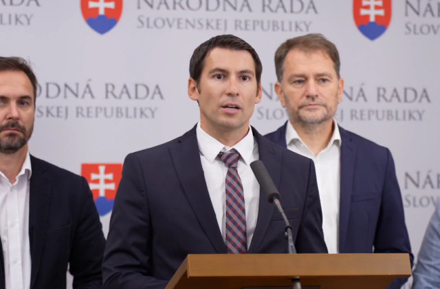 Igor Dušenka, hnutie Slovensko