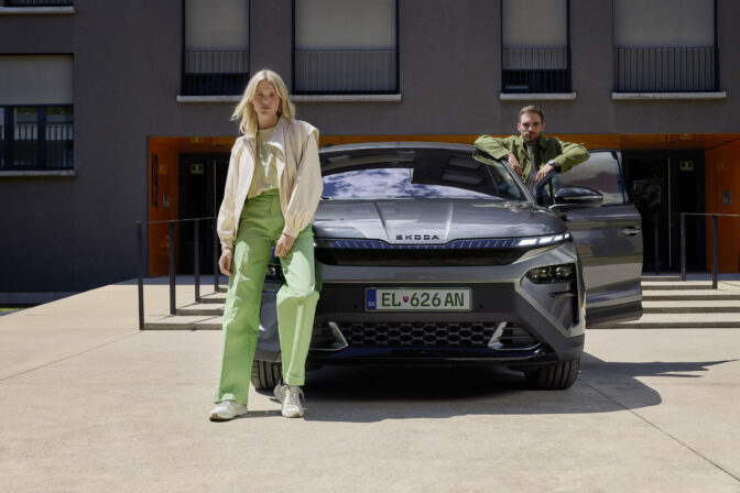 Elroq_rs_stills_lifestyle_14_1.jpg
