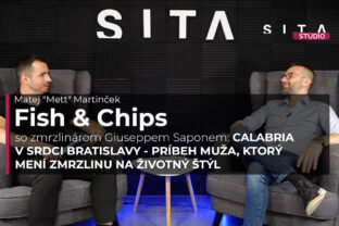 Matej Martinček a zmrzlinár Giuseppe Sapone počas rozhovoru v Štúdiu SITA pri natáčaní video podcastu Fish & Chips.