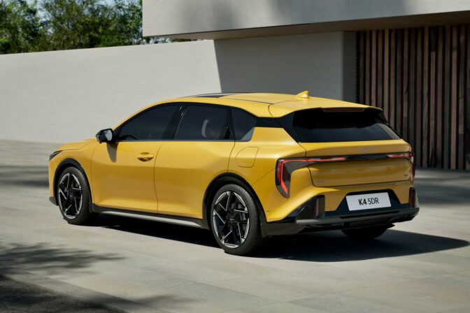 Kia k4