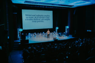 Konferencia 25 221 ko pia.jpg