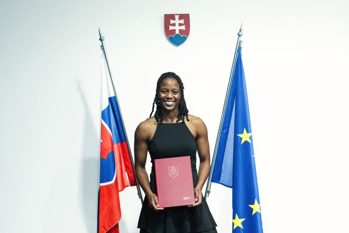 Kyra Lambertová