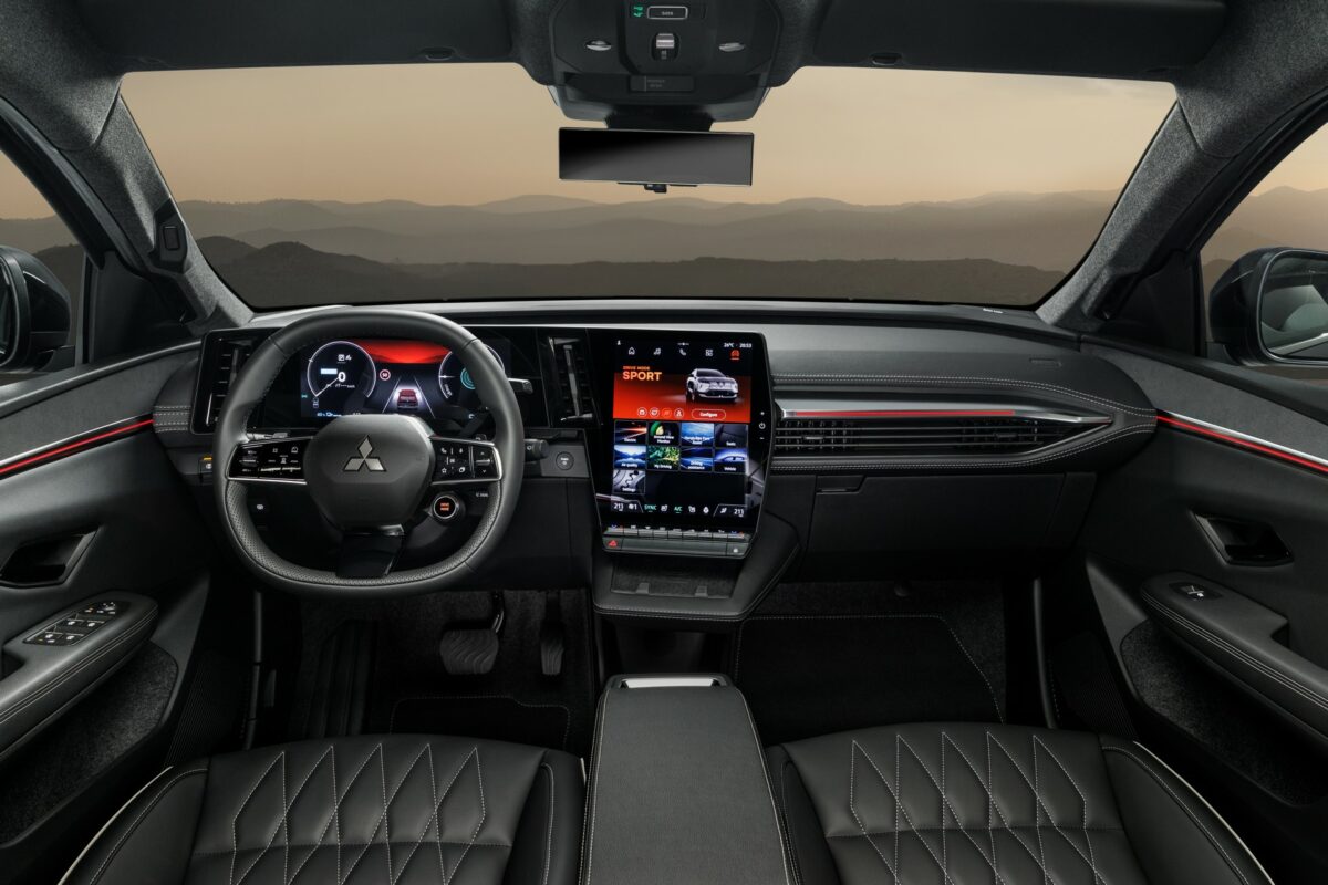 Mitsubishi_eclipse_cross_ev_19.jpg