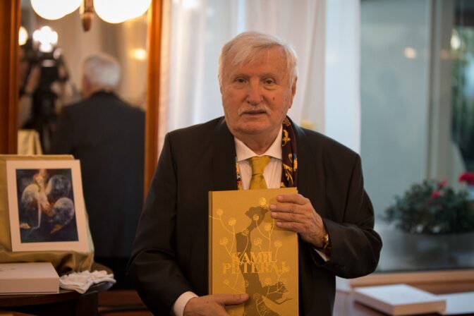 Peteraj kniha1.jpg