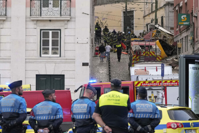 Portugal Streetcar Derailed
