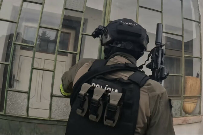 Polícia