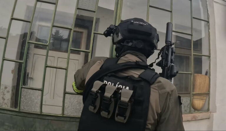 Polícia