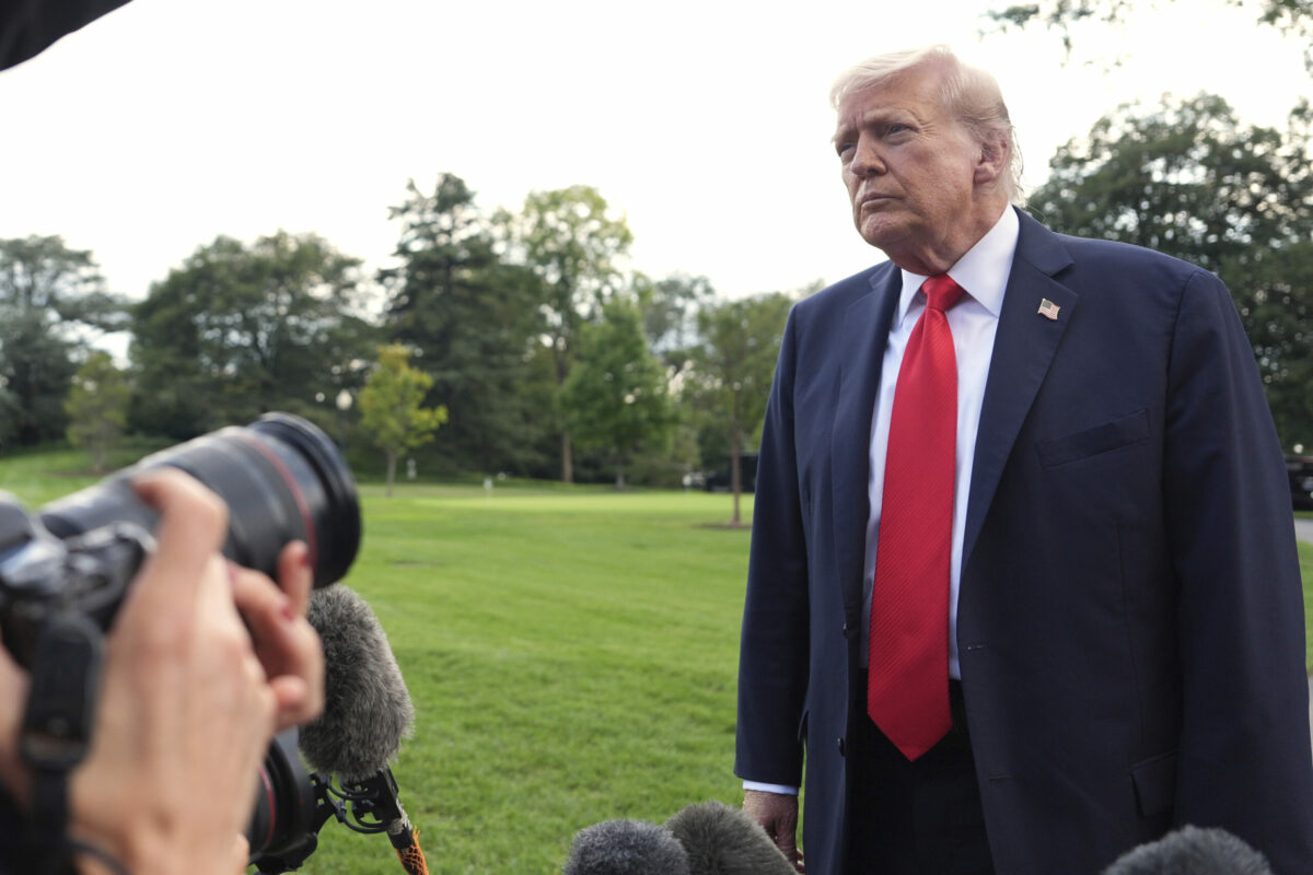 Trump vyzval všetkých členov NATO na zastavenie nákupov ruskej ropy