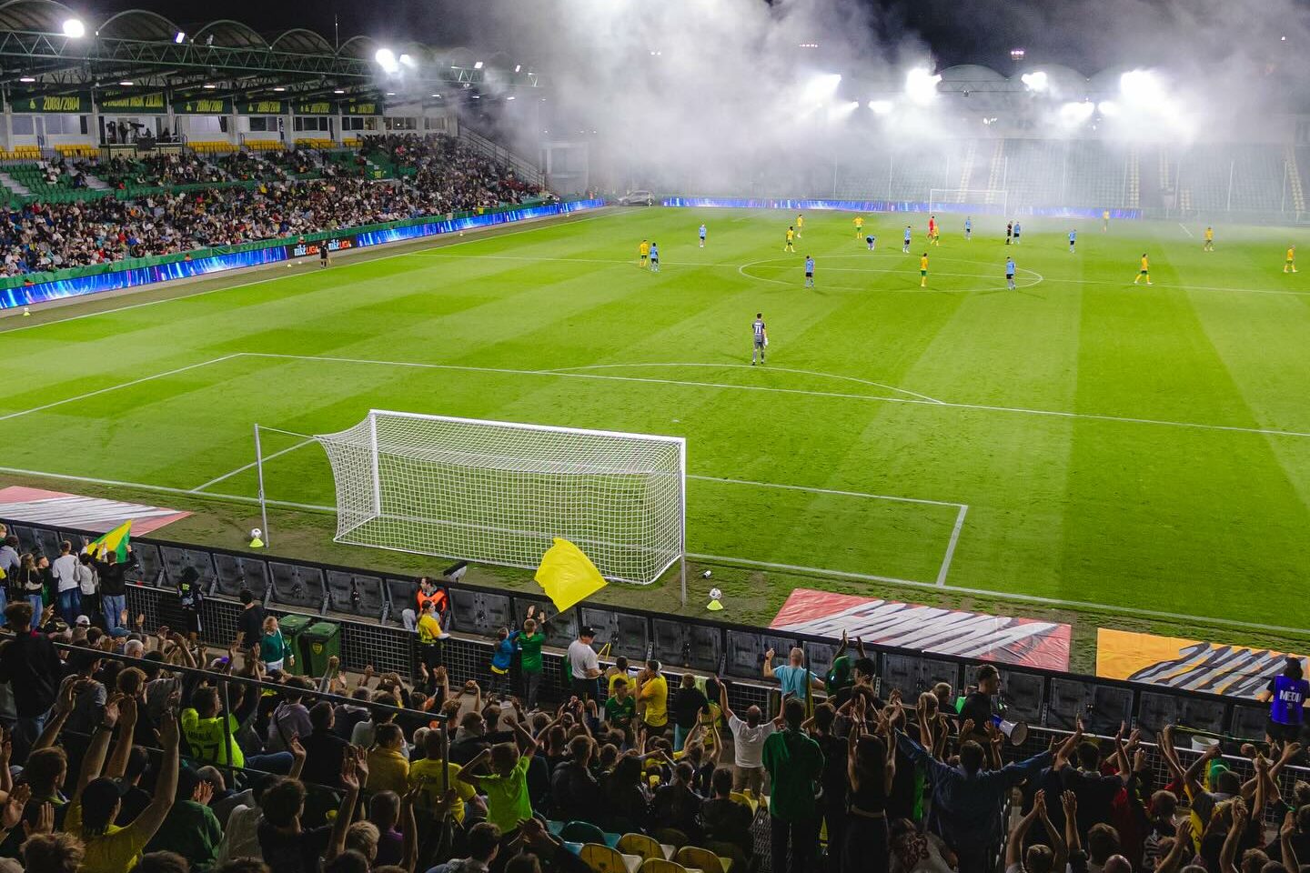 V treťom nadstavbovom kole I. futbalovej ligy s&uacute; dom&aacute;ci zatiaľ stopercentn&iacute; - SITA.sk