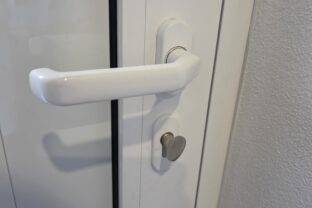 ako otvoriť zámok bez kľúča