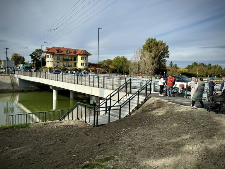 Most cez Malý Dunaj vo Vrakuni