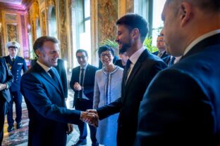 Šimečka, Macron