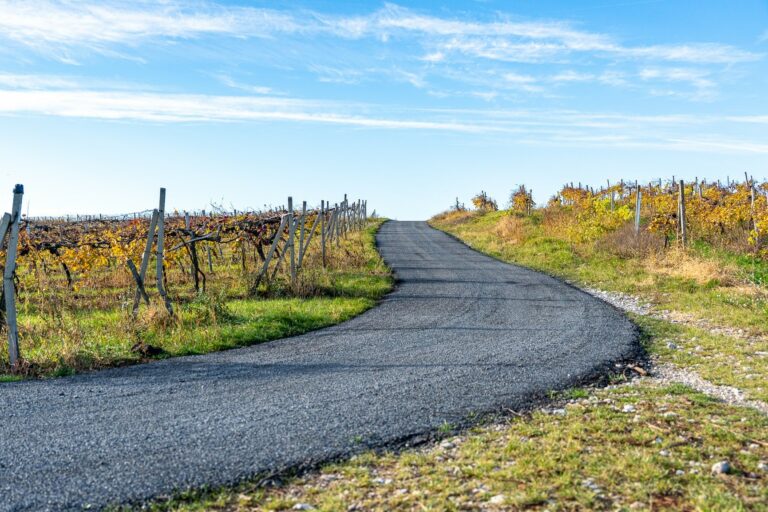 Opravená cesta, Pezinok, Grinava