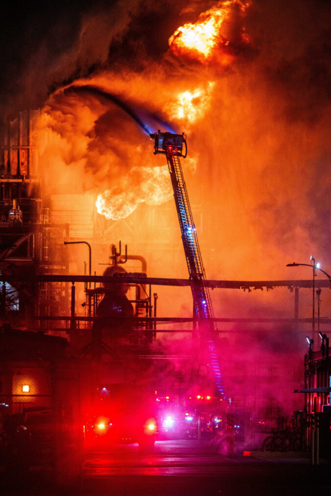 Plamene rafinéria Chevron v El Segundo Kalifornia požiar