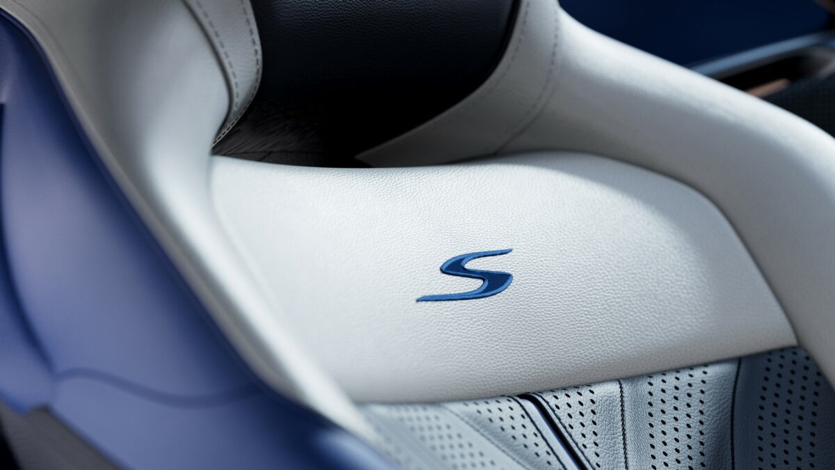 Aston martin db12 s_20.jpg