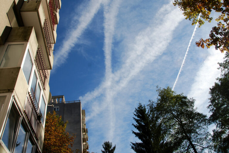 Chemtrails, hoaxy, lietadlo, nebo