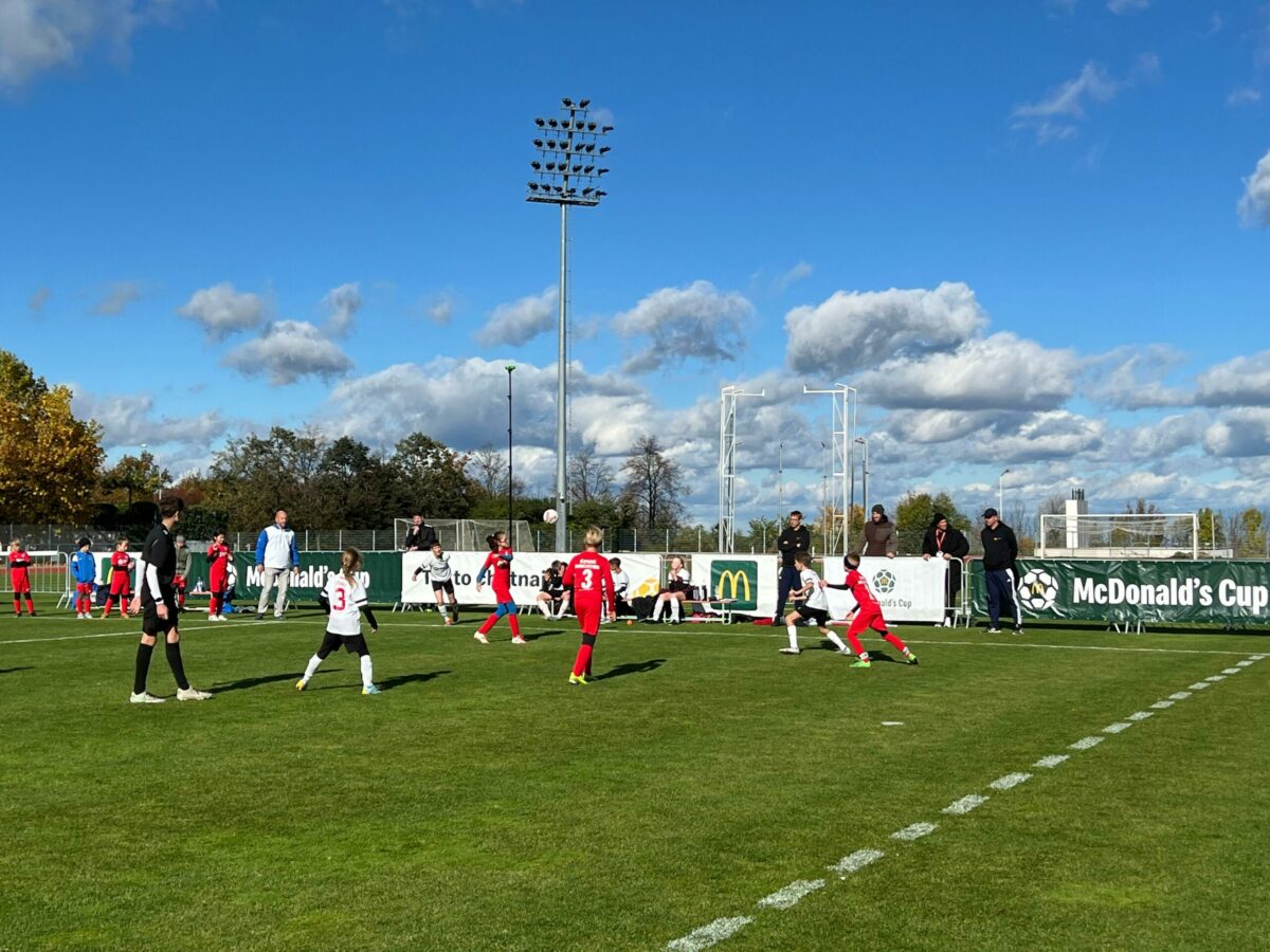 Hlavna cena_majstri slovenska 2025_mcd cup_ priatelsky zapas 2.jpeg
