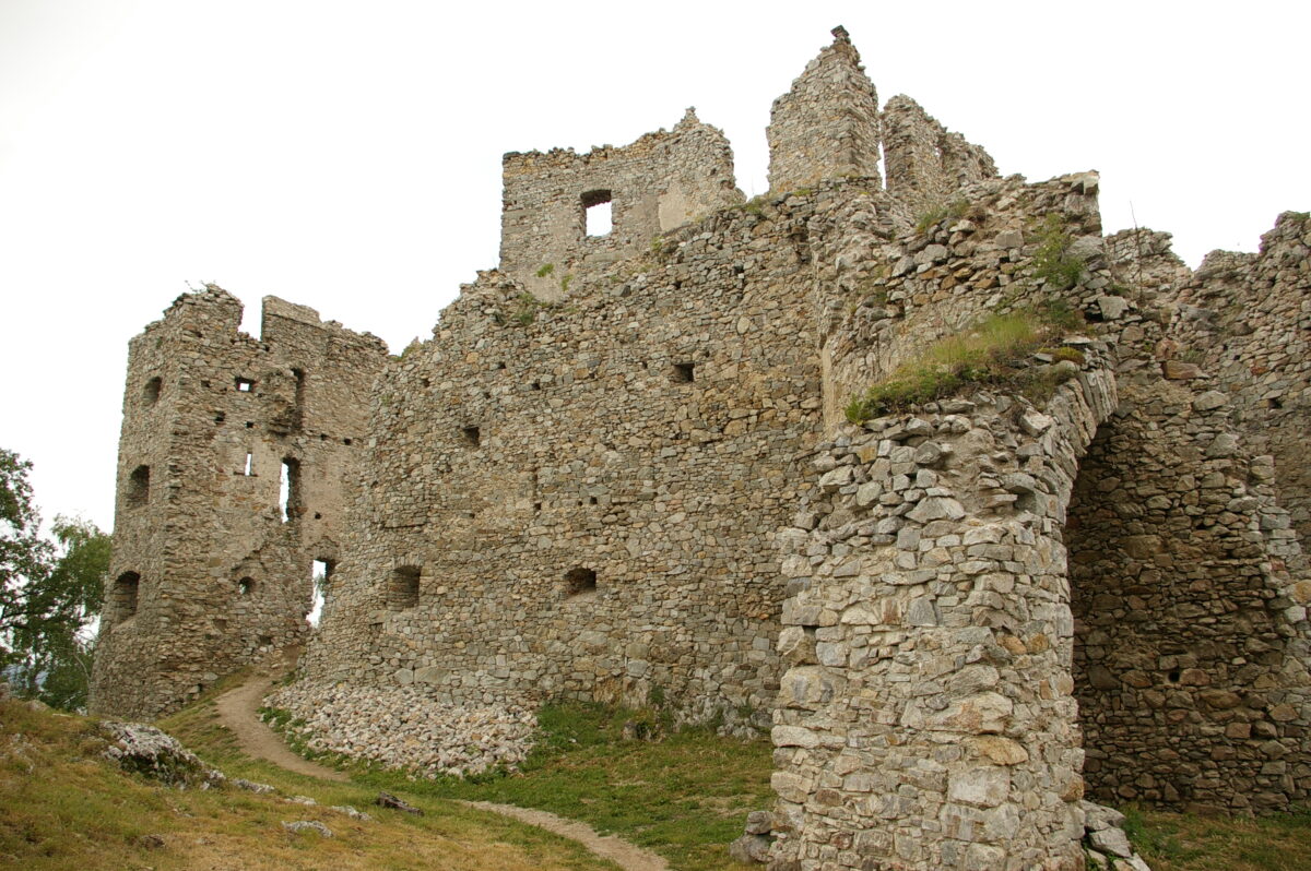 Hrusov_castle_p0182.jpg