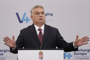Hungary France Macron Visegrad Group
