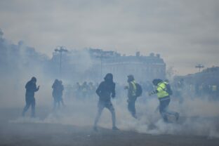 Paris - Yellow Vest Protest - Arc of the triumph