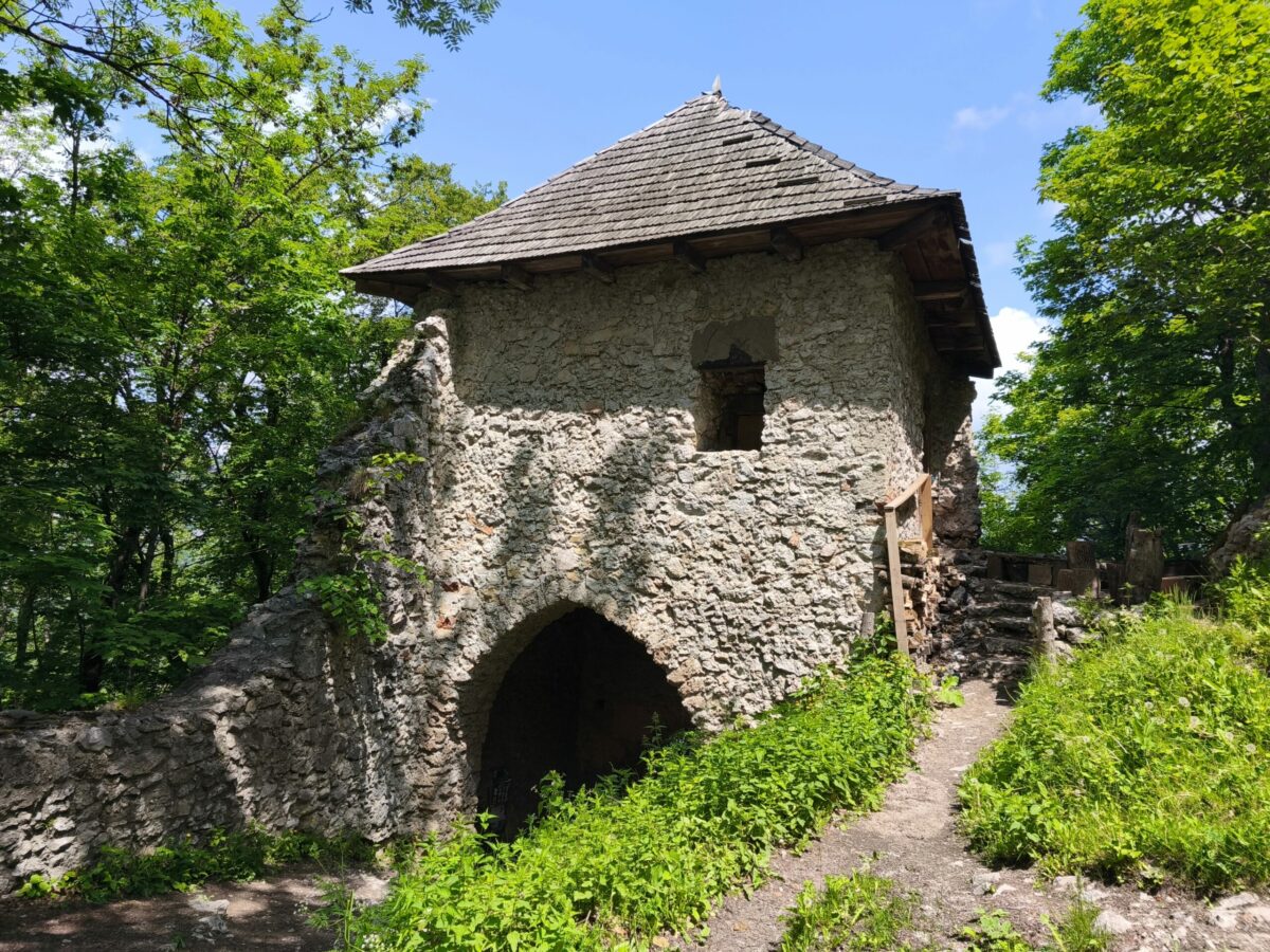 Hrad Rároš (okres Lučenec)