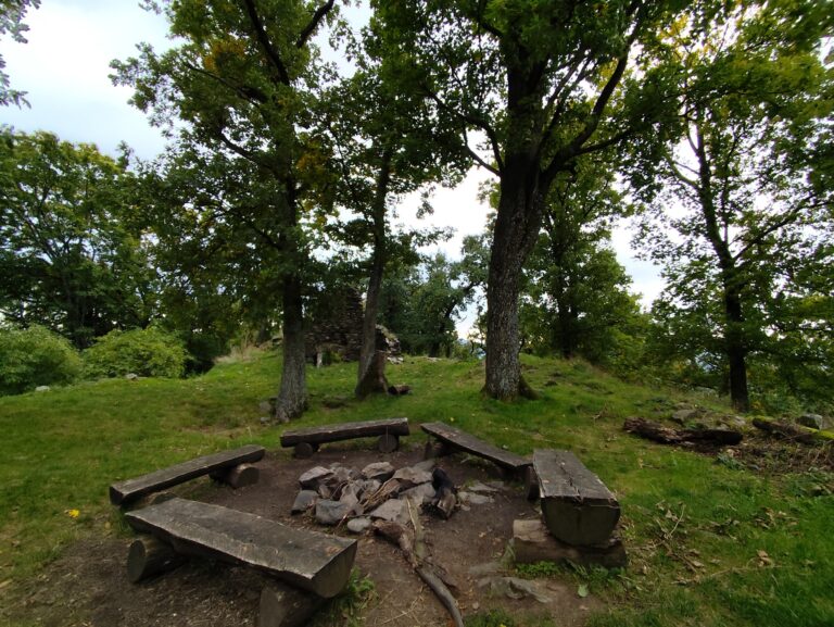 Tajomný chodník Tribečom: nová trasa, kde ožívajú záhady aj šifrovacia hra Stratený v Tribeči