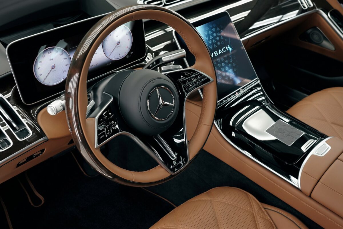 Die Mercedes Maybach V12 Edition. Tradition trifft auf Design und HandwerkskunstThe Mercedes Maybach V12 Edition - where legacy meets design and craftsmanship