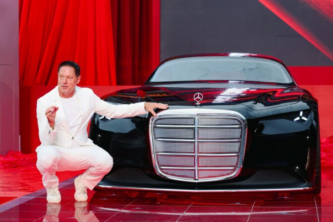 Mercedes Benz Vision Iconic: Ein Meisterwerk für eine neue ikonische ÄraMercedes Benz Vision Iconic: A masterpiece for a new iconic era