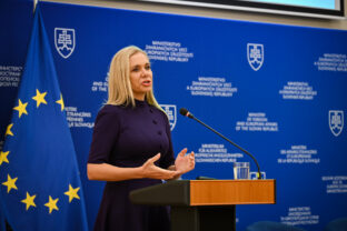 Ministerka hospodárstva Denisa Saková (Hlas SD).