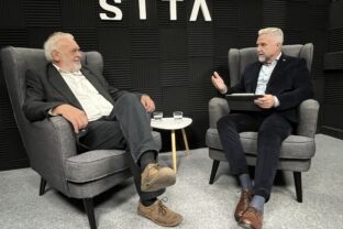 Podpredseda parlamentu Tibor Gašpar (Smer SD) počas rozhovoru pre agentúru SITA.
