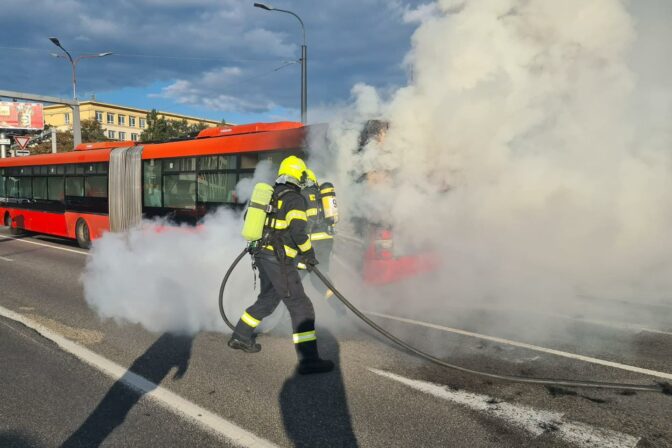 Poziar autobus.jpg