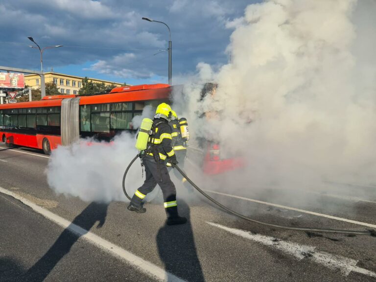 Poziar autobus.jpg