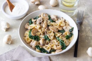 cestoviny s hubami a špenátom