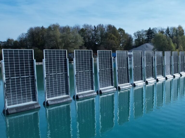 Energia z vody? Plávajúce solárne panely menia rybníky na ekologické elektrárne budúcnosti