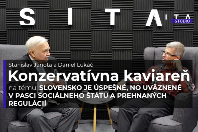 Stanislav Janota a Daniel Lukáč v rozhovore o tom, že Slovensko je úspešná krajina pri natáčaní video podcastu Konzervatívna kaviareň v Štúdiu SITA.