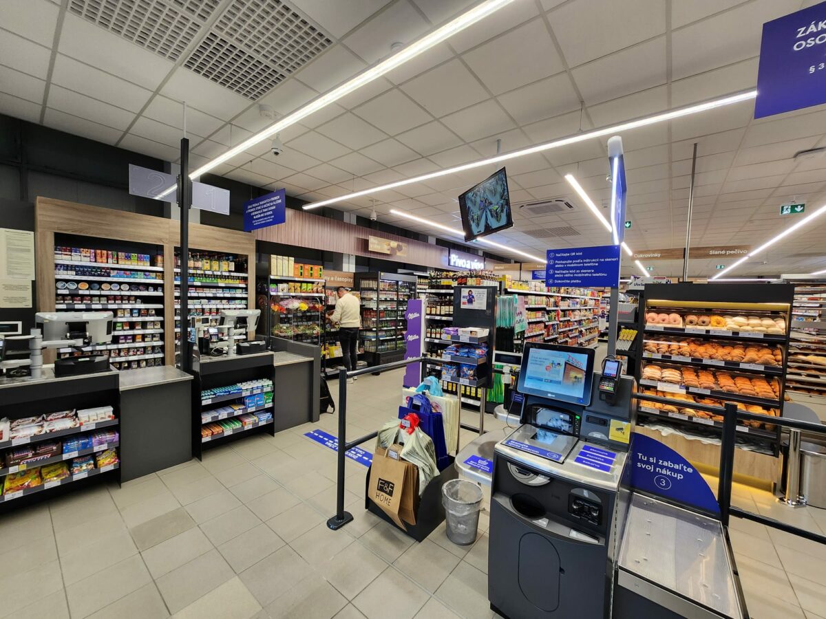 Tesco expres komarnicka bratislava 2.jpg