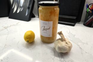 starodávny recept z medu, cesnaku a citróna
