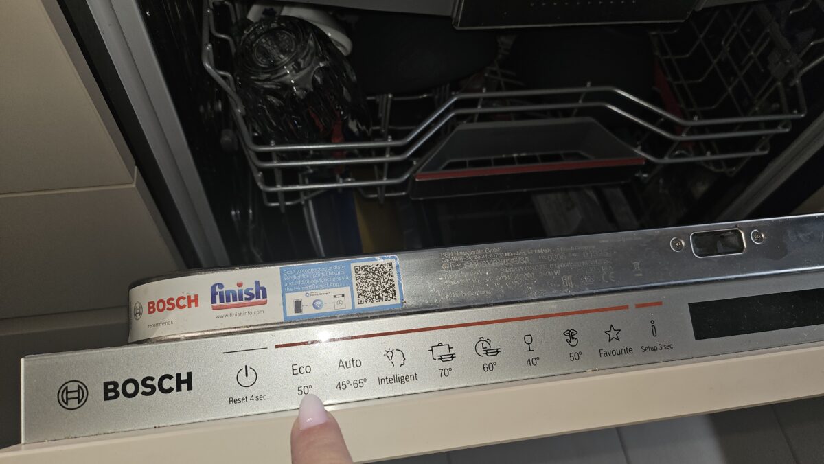 Na umývačke riadu sa skrýva nenápadné tlačidlo