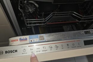 Na umývačke riadu sa skrýva nenápadné tlačidlo